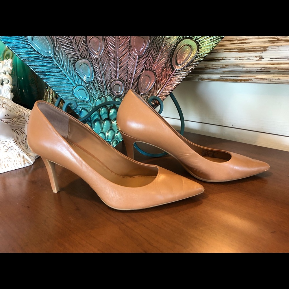 US size 7 Calvin Klein Gayle leather pump